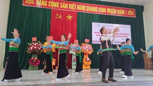 Tiết mục dự thi Năng khiếu của đội Trung Thành.jpg